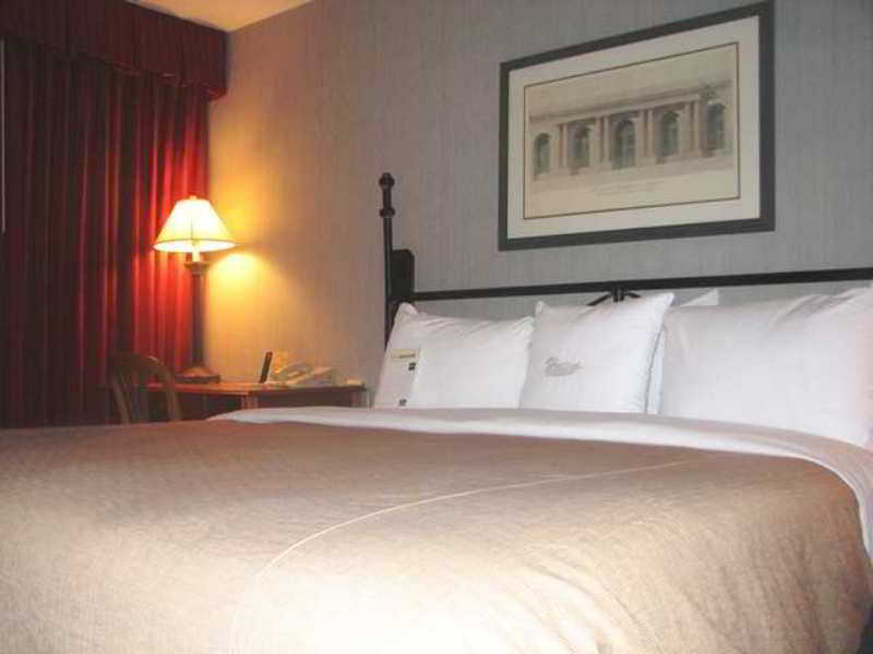 فندق أجنحة هوموود باى هيلتون دالاس أديسون الغرفة الصورة